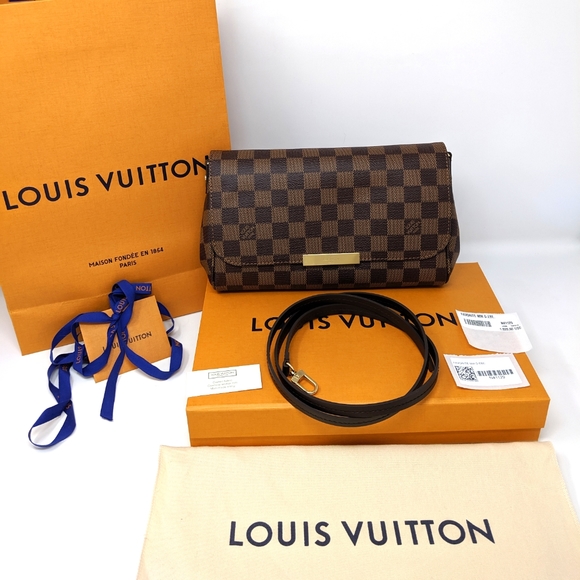 Louis Vuitton Handbags - Louis Vuitton Favorite Damier Ebene MM Crossbody